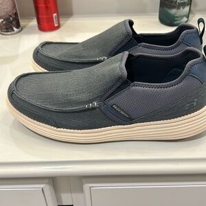 Mens size 10 Skechers new without tag